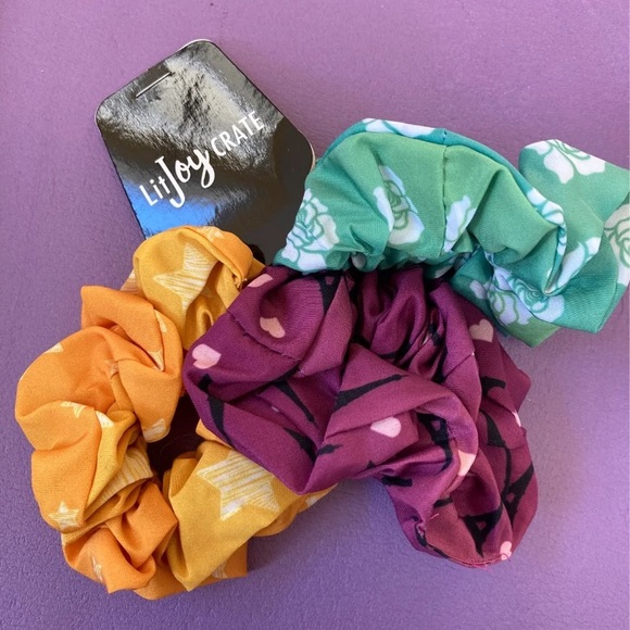 Litjoy December socks (riverdale) and scrunchies - Picture 2 of 2